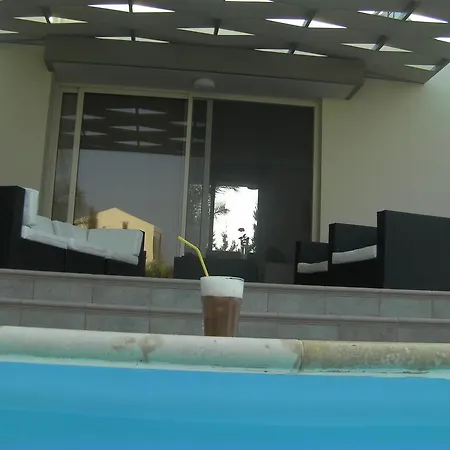 Regina Villa Perivólia